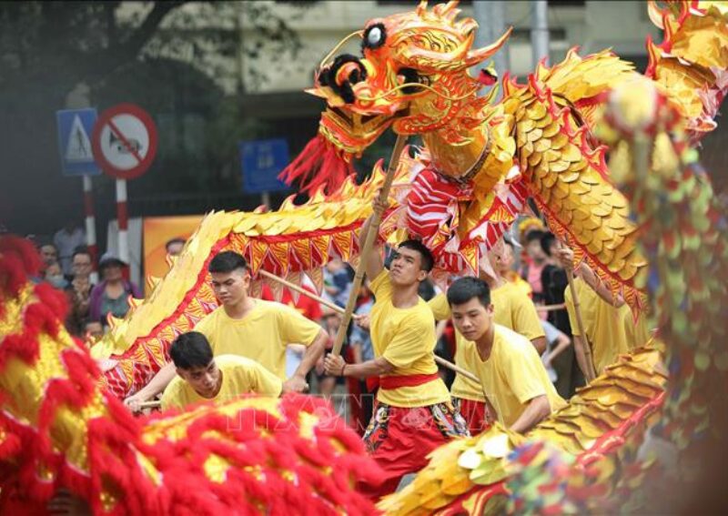 Hanoi Night Market: Vietnam cultural activities