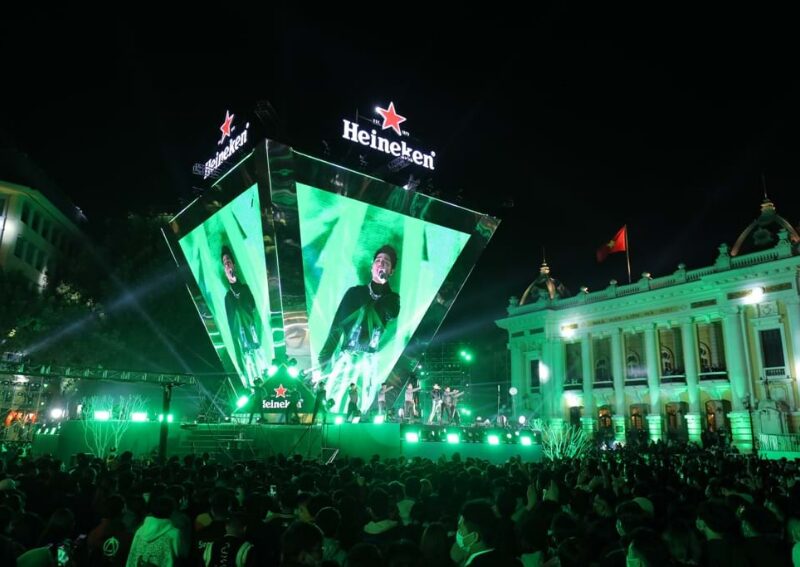Hanoi Walking Street: countdown festival