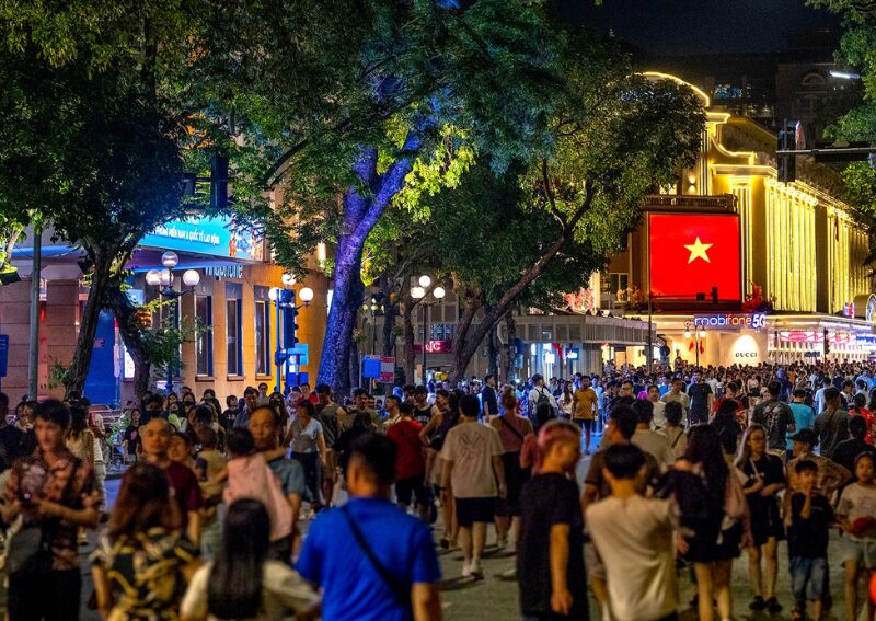 Hanoi Walking Street: 6+ Stops You Must Make