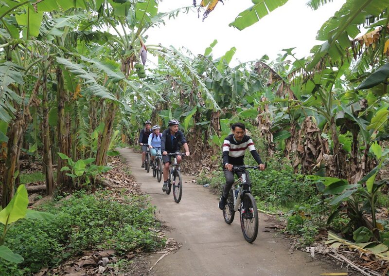 Hanoi by bike: Countryside bicycle route