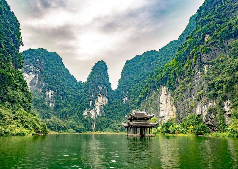 Things must do in Ninh Binh: Trang An Cave