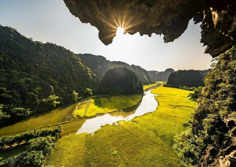 Tam Coc Bich Dong - The skull island