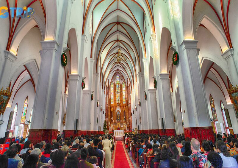 What to Do at St. Joseph's Cathedral: Attend Morning Mass