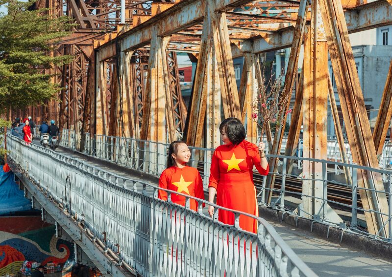 Hanoi travel guide - What the Bridge Means to the People of Hanoi