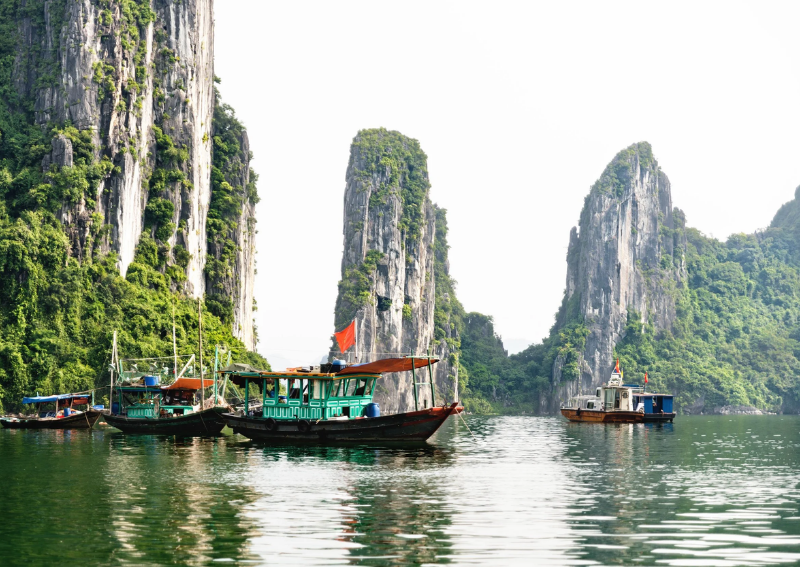 What to see in Ha Long Bay: Tuan Chau Island - best time to visit Ha Long Bay
