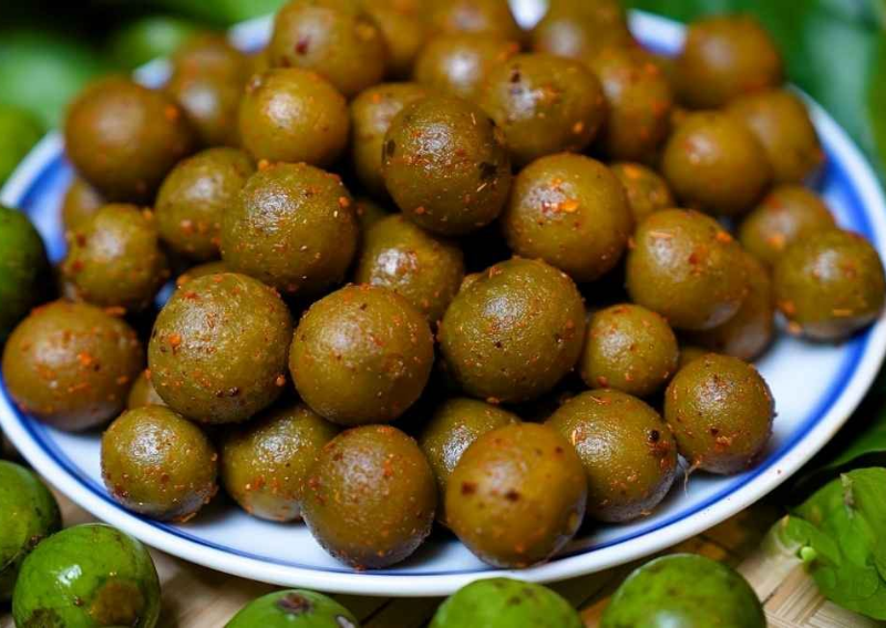 Hanoi Souvenirs - Ô Mai
