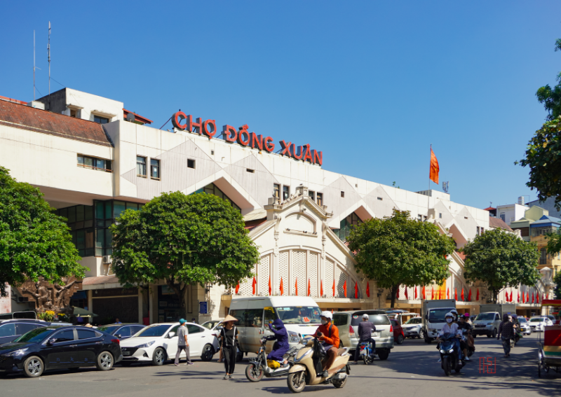 Dong Xuan Market Hanoi (Indoor)