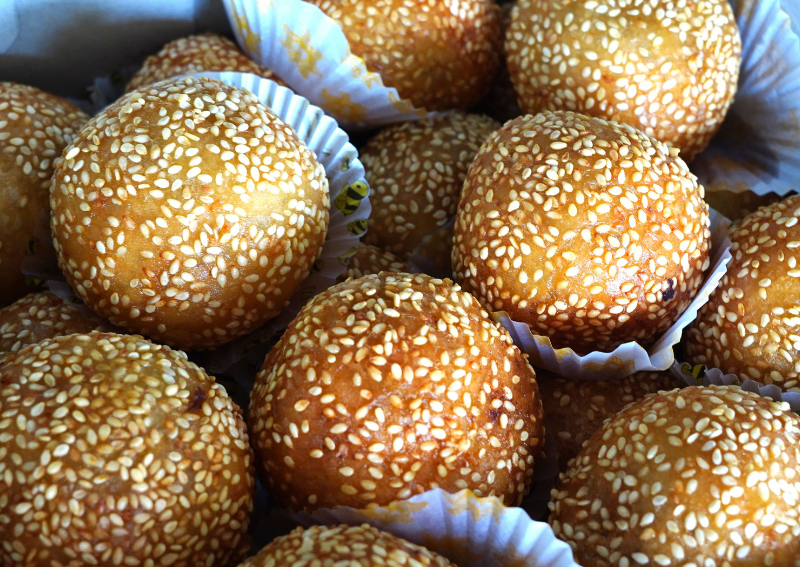 Bánh Rán Ngọt (sweet fried dumpling)
