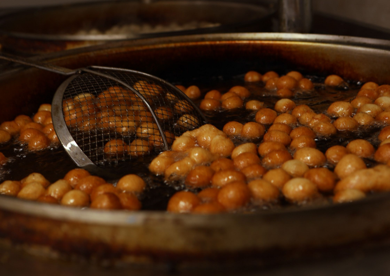 How Banh Ran Hanoi Is Made - Frying
