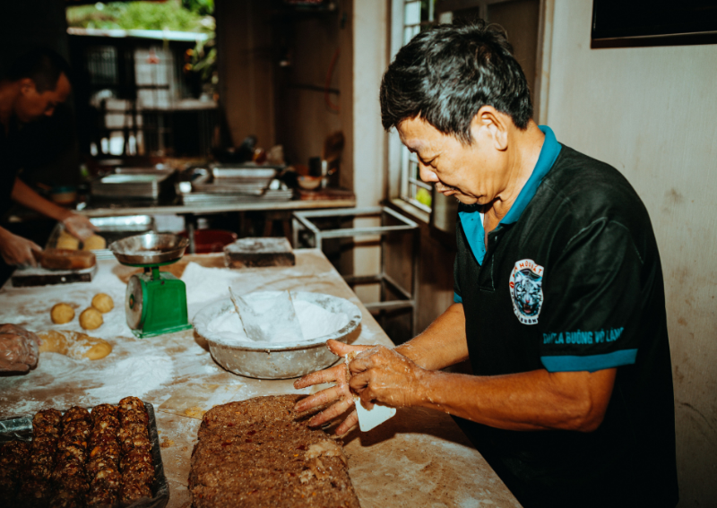 What Is Bánh Rán Hanoi? Origin and History