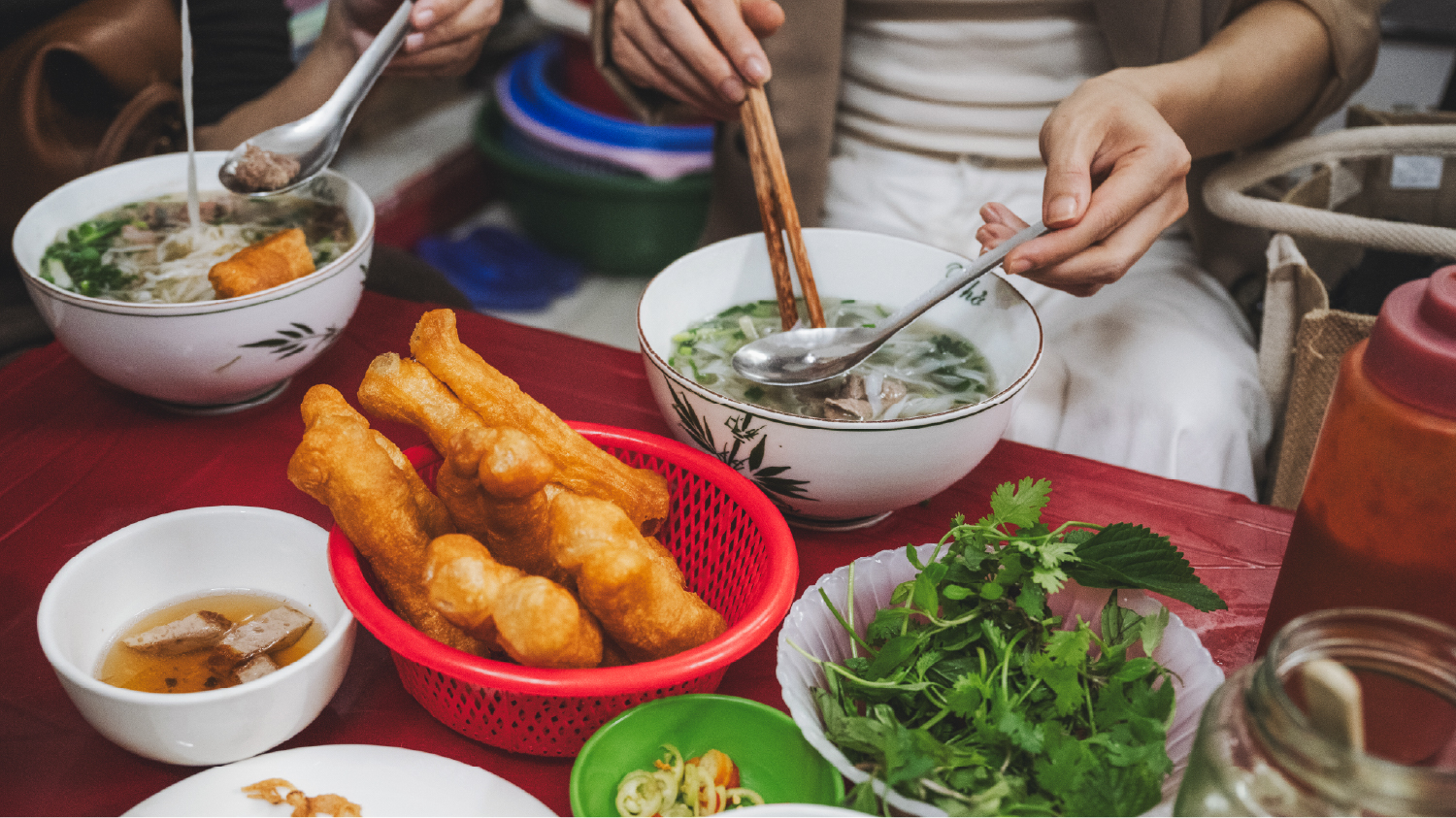 Hanoi 10 things to do - street food