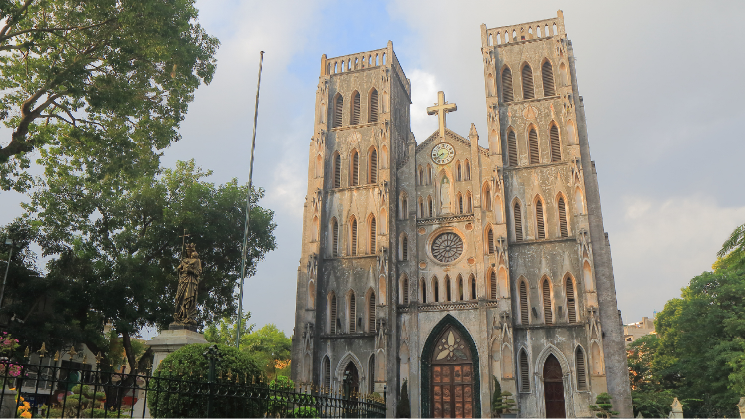 Must-visit Cathedral of Hanoi's French Quarter