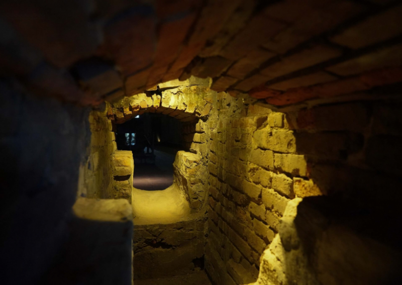 Hoa Lo Prison Night Tour: Sacred Night at Hoa Lo