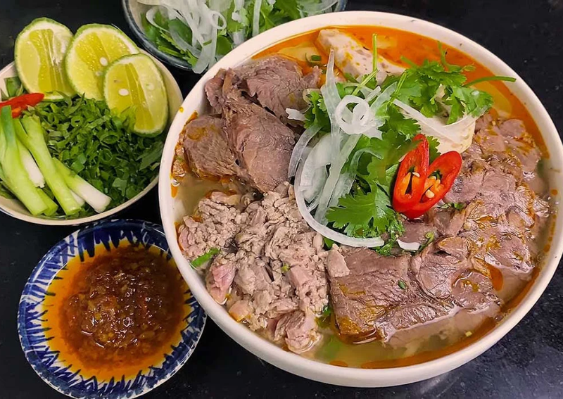 What Goes Into the Bowl - Vietnamese Food Guide