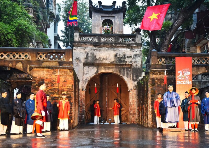 Hanoi Old Quarter: O Quan Chuong