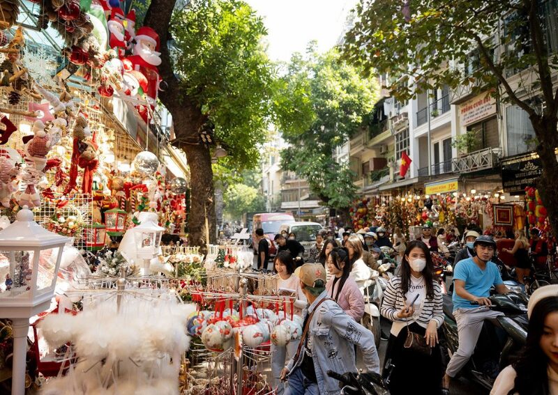 Hanoi Old Quarter: Hang Ma Old Street