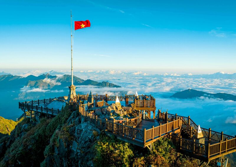 A Complete Guide to Traveling from Hanoi to Sapa 2026