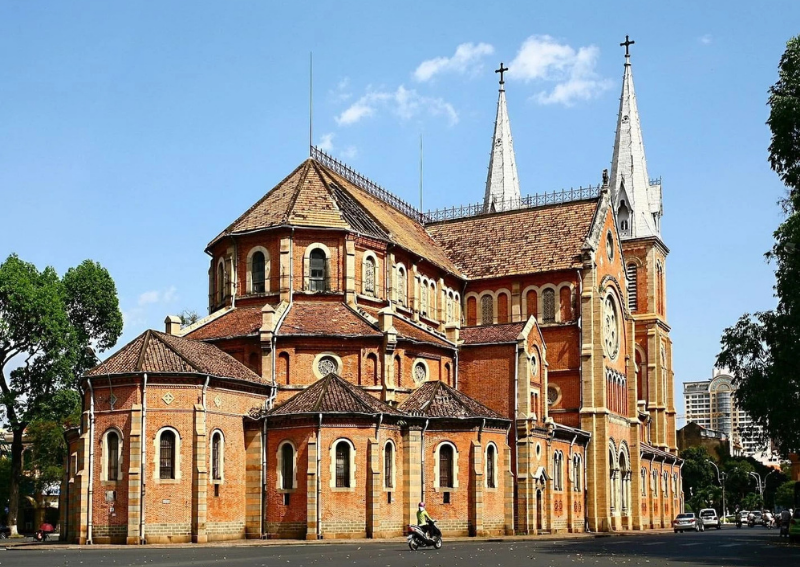 What to do in Saigon: Notre Dame Cathedral 