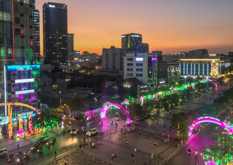 What to do in Saigon: Nguyen Hue Walking Street 