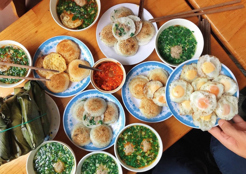 Dalat Food Guide -Banh Can: Dalat's Beloved Mini Rice Cakes