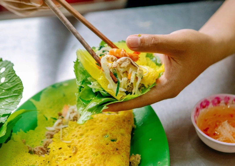 What to Eat in Can Tho - Banh Xeo 