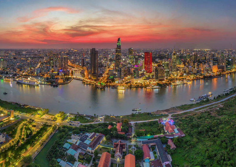 what to do in Saigon River
