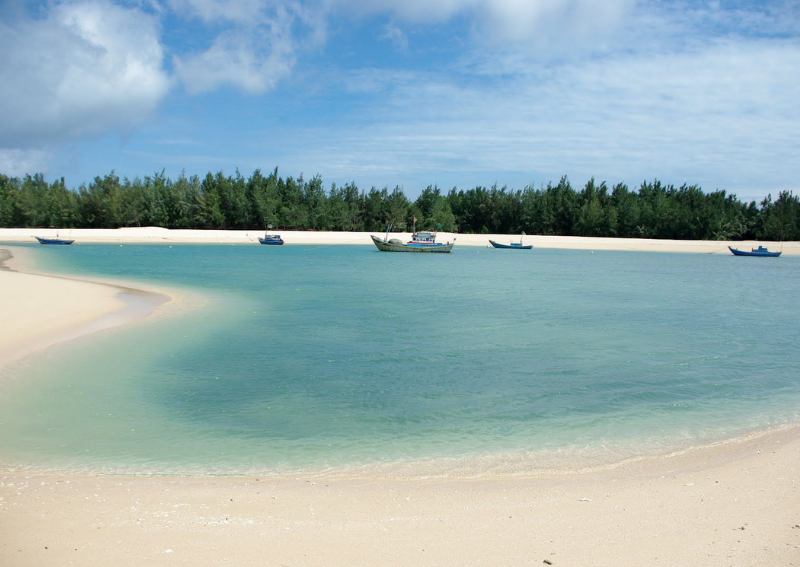 What to See in Phu Quy Island - Trieu Duong Bay