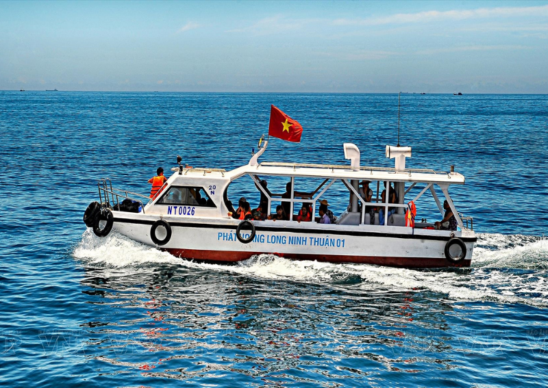 How to Get to Vinh Hy Bay
