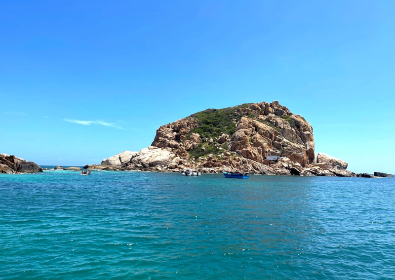 Best Time to Visit Vinh Hy