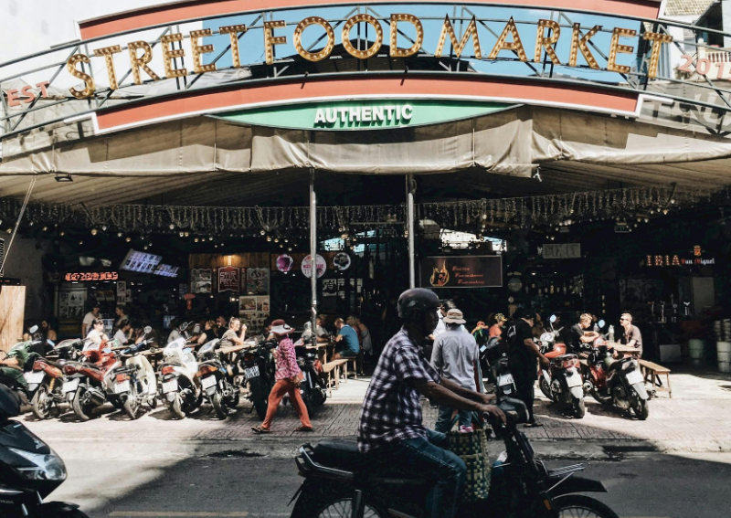 What to Eat at Ben Thanh Market