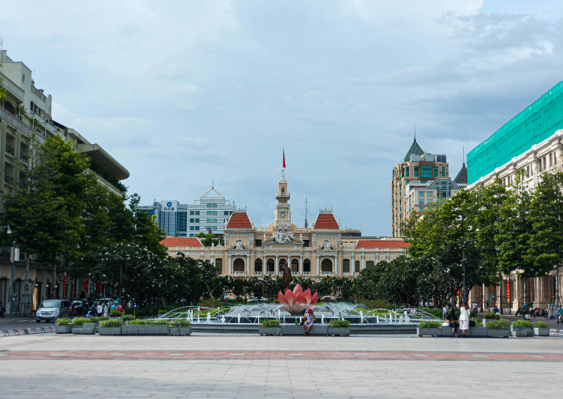 How to get to Nguyen Hue Walking Street