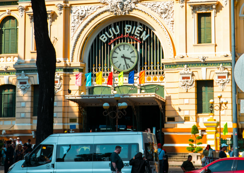 Saigon Central Post Office -The Entrance and the First Impression