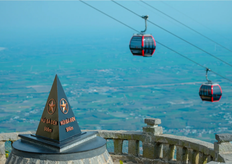 Vietnam Guinness Record Breaking Cable Car