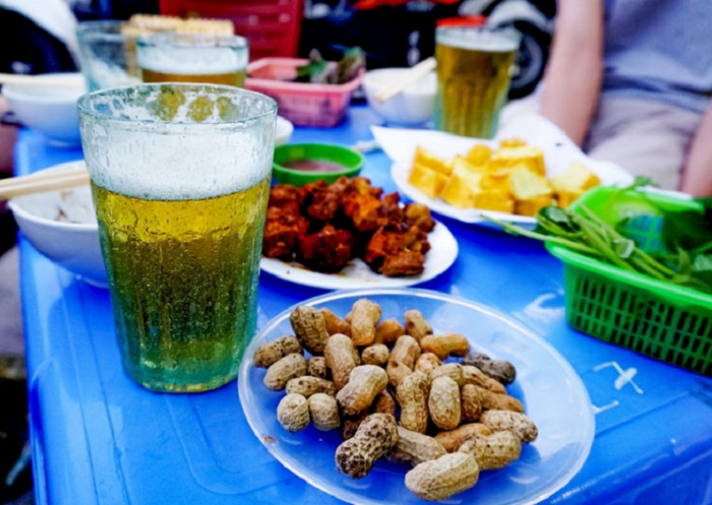 What Food Goes Best with Cold Beer in Saigon?